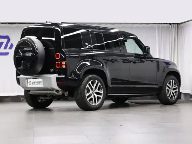 Land Rover Defender — Фото автомобиля 3