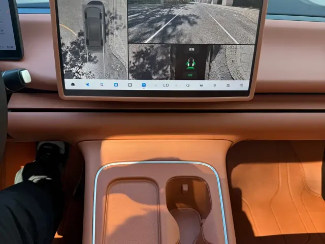 Leapmotor C10 — Фото автомобиля 13
