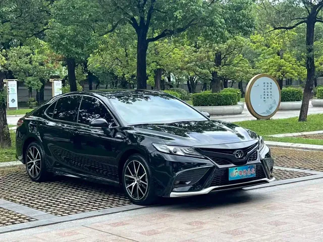 Toyota Camry — Фото автомобиля 3