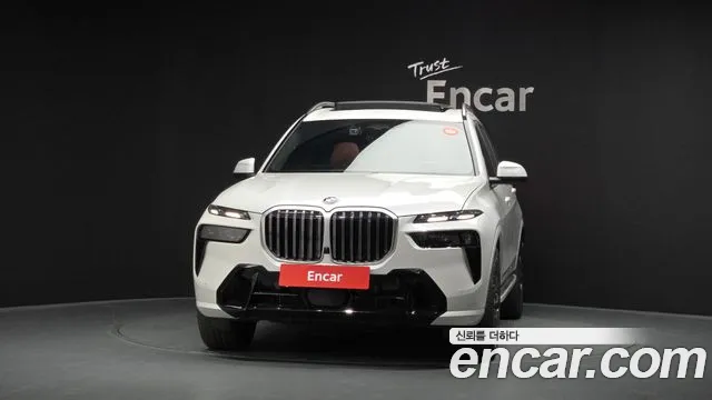 BMW X7 — Фото автомобиля 3
