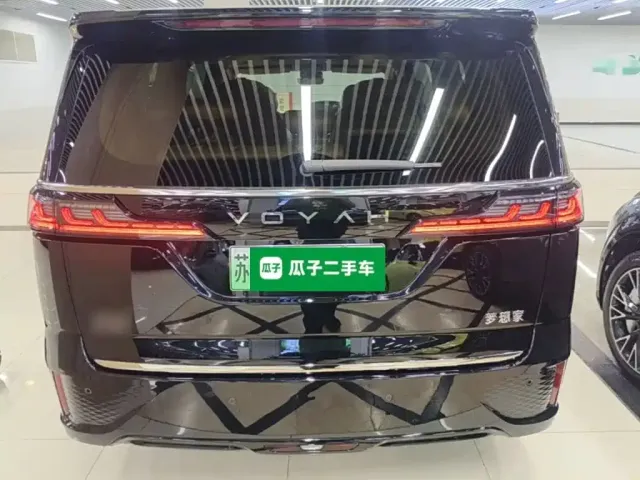Voyah Auto Voyah Dreamer 2025 PHEV AWD Flagship Kunpeng Edition — Фото автомобиля 5