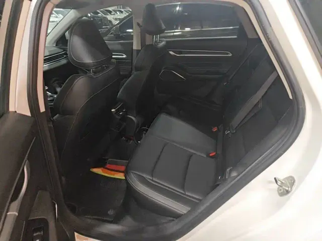 Geely Emgrand — Фото автомобиля 16