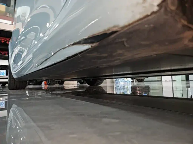 Tesla Model 3 — Фото автомобиля 20