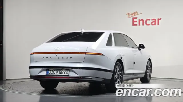 Hyundai Grandeur Grandeur (GN7) 2.5 Бензин 2WD — Фото автомобиля 2