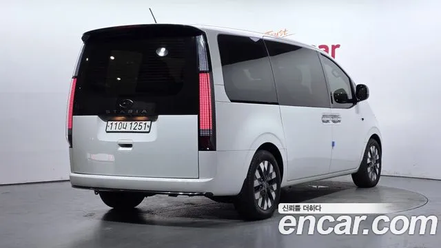 Hyundai Staria Staria L3.5 Lounge 9 мест — Фото автомобиля 2