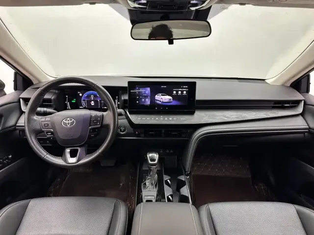 Toyota Camry — Фото автомобиля 10