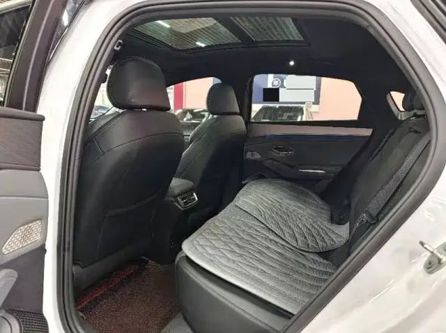 BYD Qin L — Фото автомобиля 8