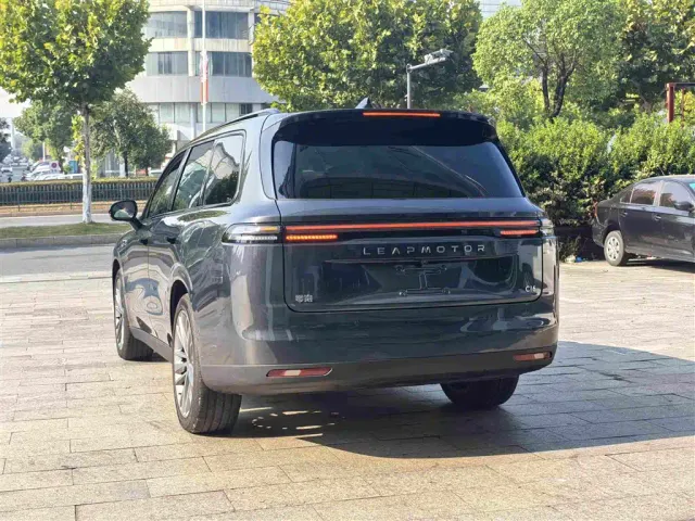 Leapmotor C16 — Фото автомобиля 9