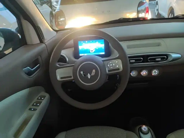 Wuling Hongguang Mini EV — Фото автомобиля 10