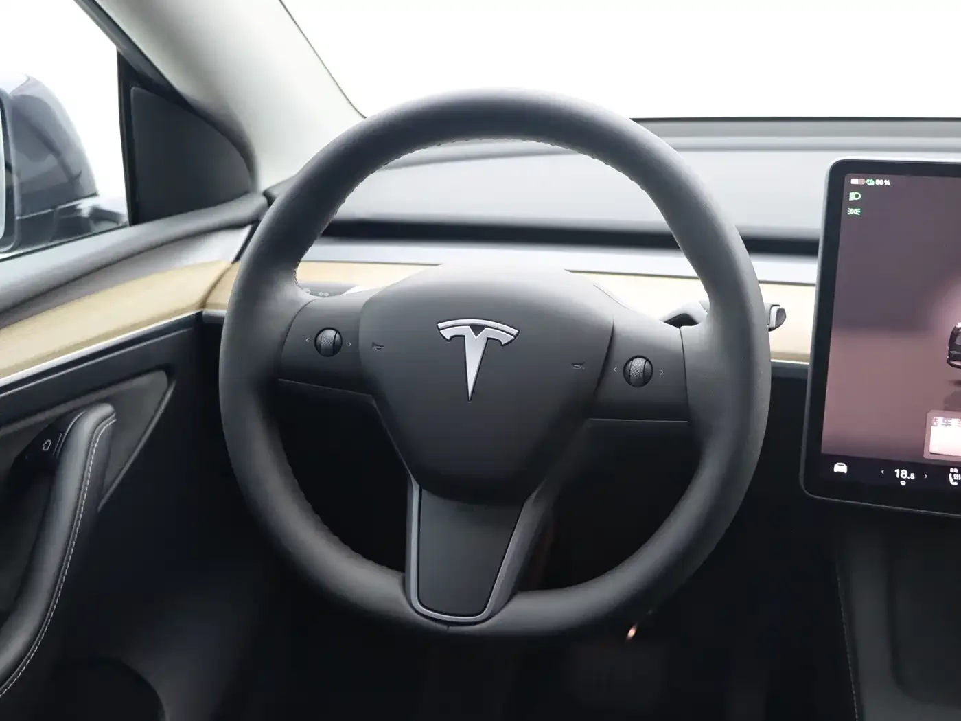 Tesla Model Y 2022 Facelift Rear-Wheel Drive Version — Фото автомобиля 16