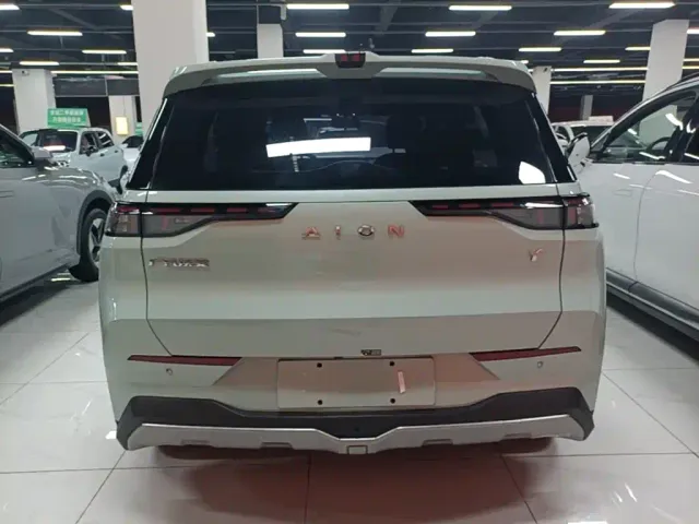 GAC Aion Y — Фото автомобиля 5