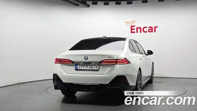 BMW 5-Series — Фото автомобиля 4