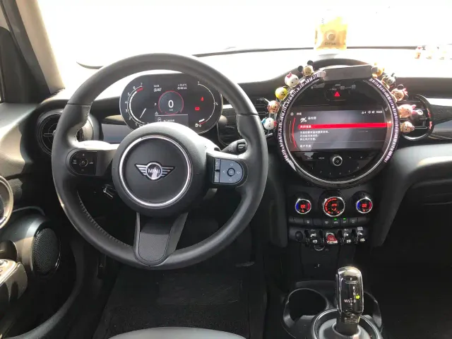 MINI Hatch — Фото автомобиля 10