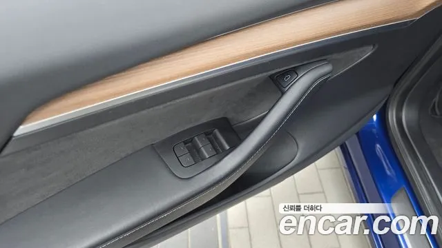 Tesla Model 3 — Фото автомобиля 29