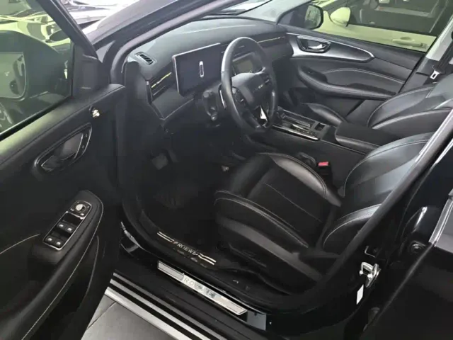 Roewe RX5 — Фото автомобиля 15