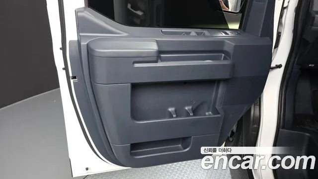 Kia PV5 — Фото автомобиля 10