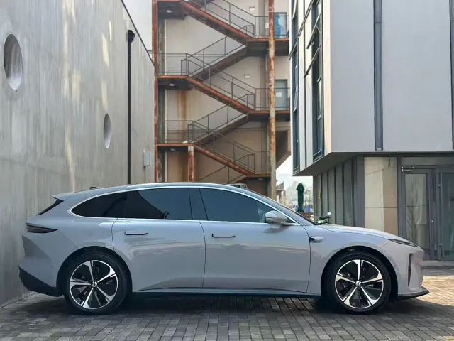 Nio ET5 Touring — Фото автомобиля 6