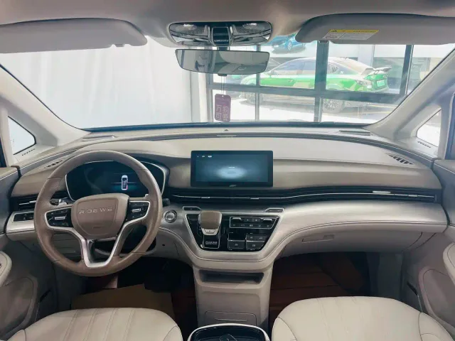 Roewe iMAX8 — Фото автомобиля 7