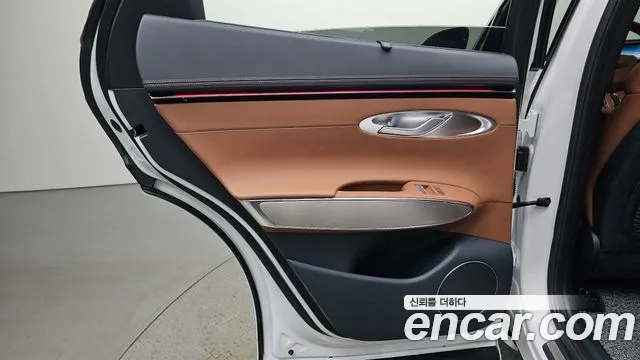 Genesis GV70 — Фото автомобиля 14