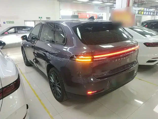 Leapmotor C10 — Фото автомобиля 4