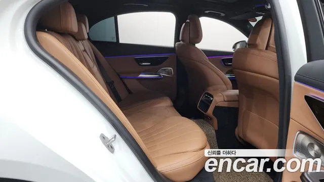 Mercedes-Benz E-Class E-класс W214 E300 4MATIC Exclusive — Фото автомобиля 11