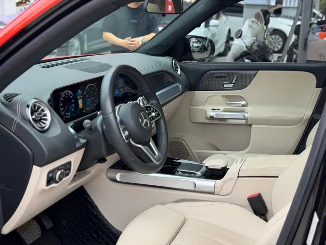 Mercedes-Benz EQB — Фото автомобиля 10