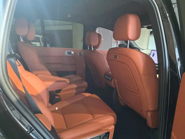 Li Auto L8 — Фото автомобиля 6
