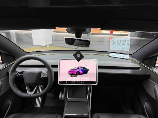 Tesla Model Y — Фото автомобиля 14