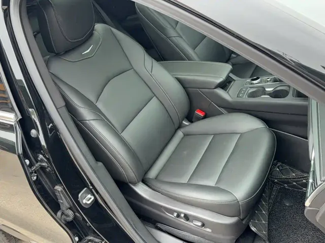 Cadillac XT4 — Фото автомобиля 3