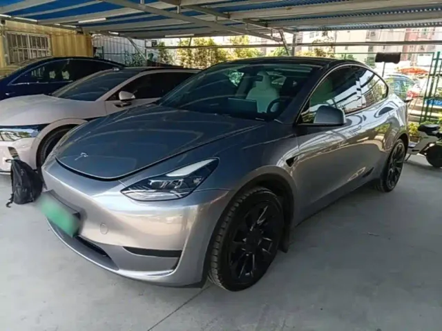 Фотография автомобиля — Tesla Model Y