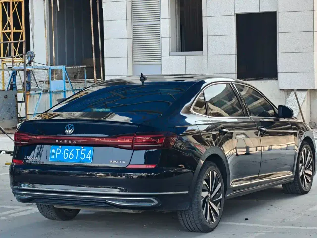 Volkswagen Passat — Фото автомобиля 7