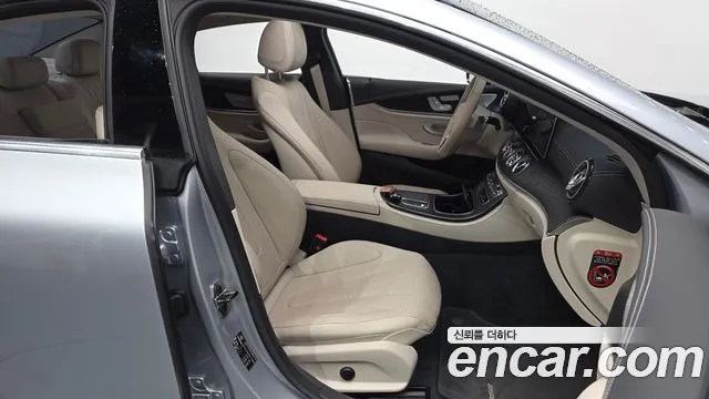 Mercedes-Benz CLS-Class — Фото автомобиля 8