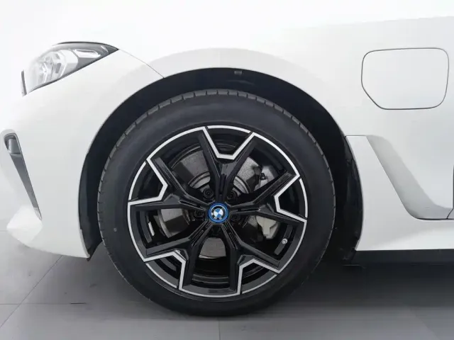 BMW i3 — Фото автомобиля 17