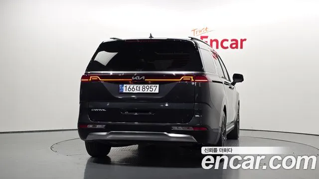 Kia Canival — Фото автомобиля 4