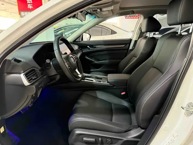 Honda Accord — Фото автомобиля 6
