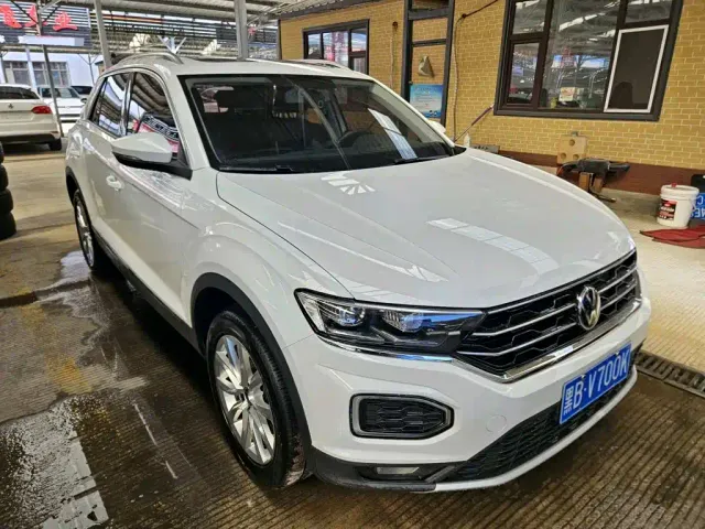 Volkswagen T-Roc — Фото автомобиля 3