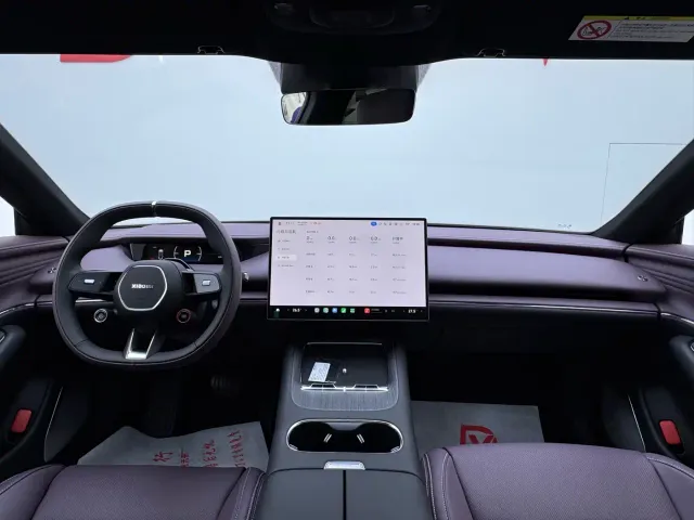 Xiaomi SU7 — Фото автомобиля 14