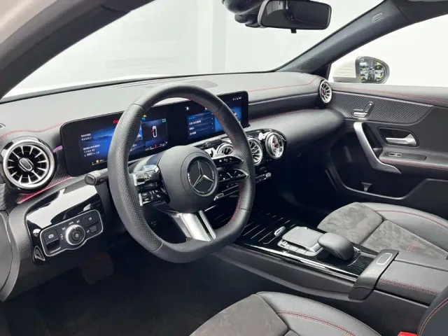 Mercedes-Benz A-Class — Фото автомобиля 12