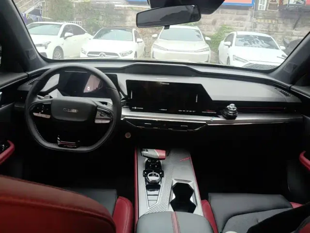 Changan Z6 — Фото автомобиля 9