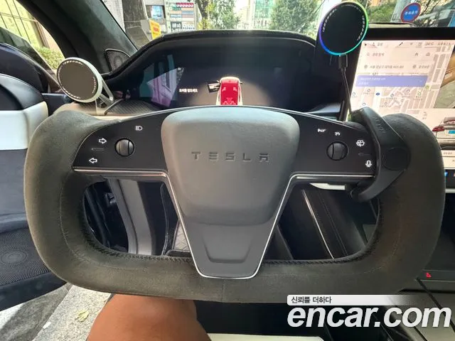 Tesla Model X — Фото автомобиля 13