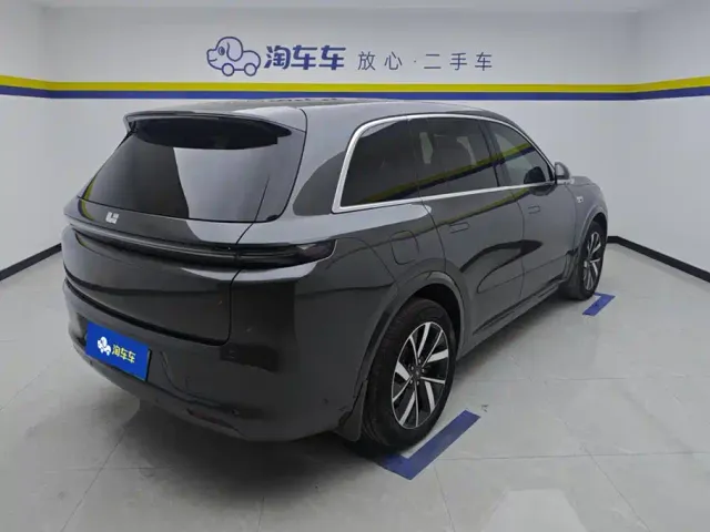 Li Auto L8 — Фото автомобиля 3