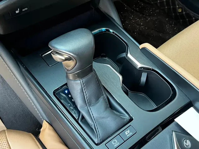 Lexus ES — Фото автомобиля 21