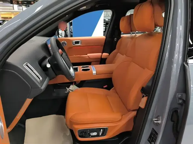 Li Auto L7 — Фото автомобиля 14
