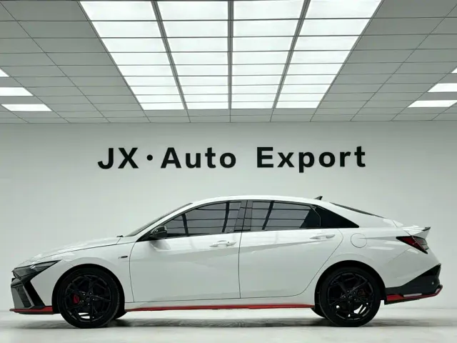 Hyundai Elantra — Фото автомобиля 8