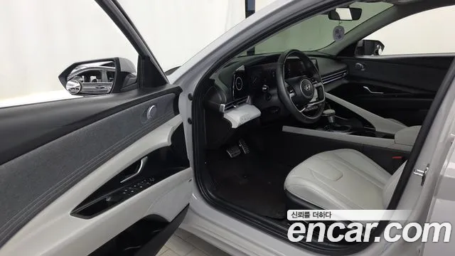 Hyundai Avante CN7 — Фото автомобиля 15