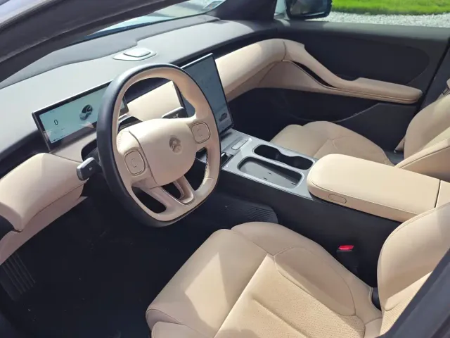 Nio ET5 Touring — Фото автомобиля 4