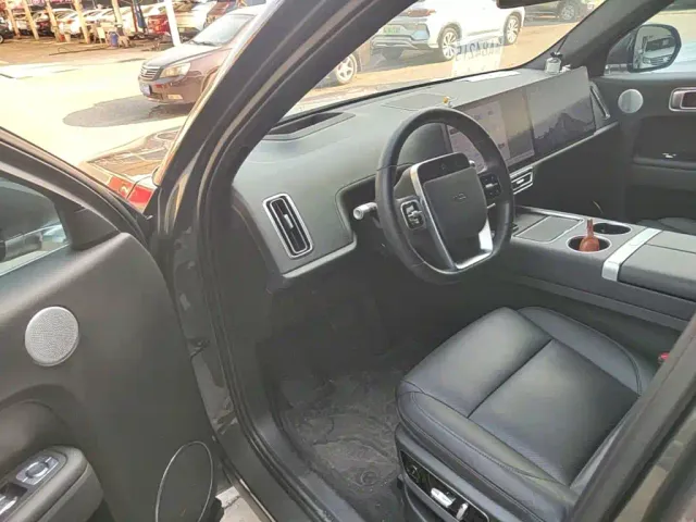 Li Auto L7 — Фото автомобиля 15