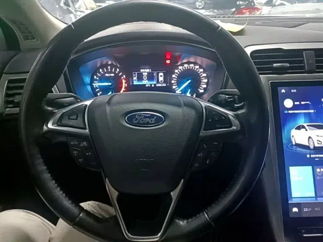 Ford Mondeo — Фото автомобиля 10