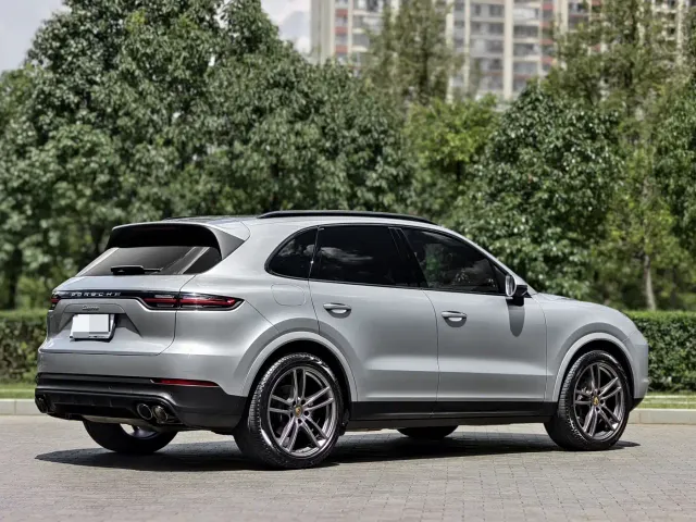 Porsche Cayenne — Фото автомобиля 6