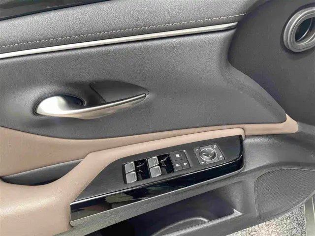 Lexus ES — Фото автомобиля 15